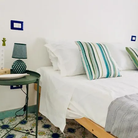 L'alice Bed and Breakfast Σαλέρνο